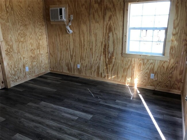 Building Photo - 110 Pine Tree Loop