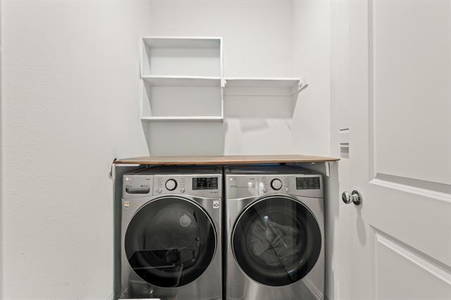 Building Photo - 1733 Lake Grove Dr