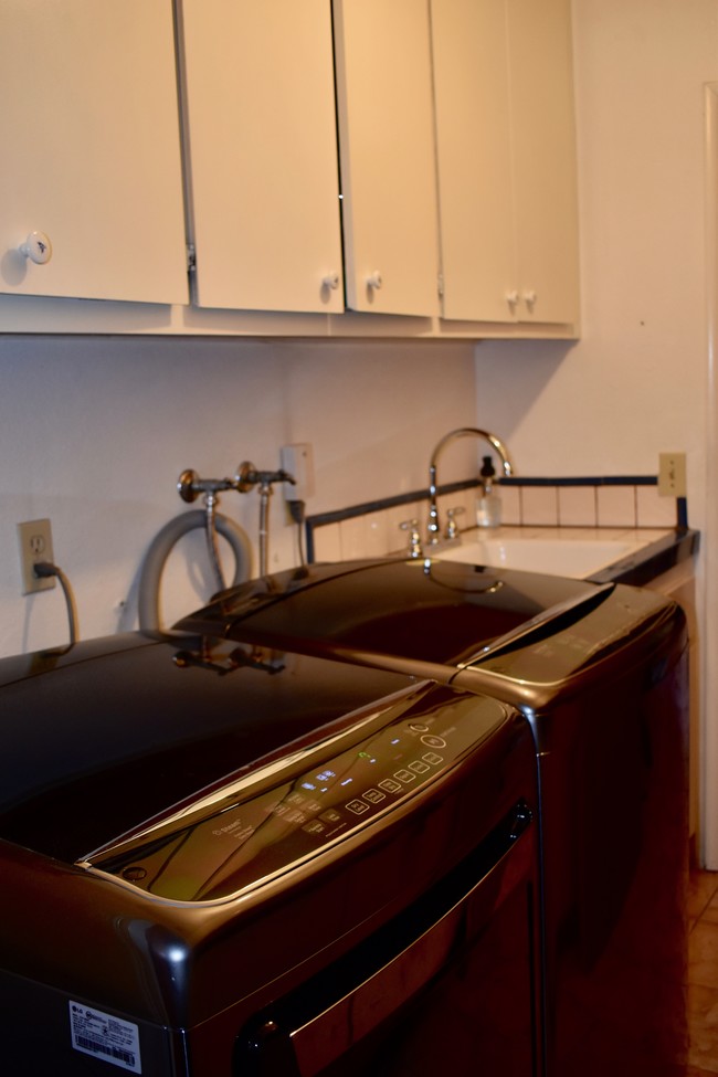 Laundry washer/dryer & sink - 7815 W 83rd St