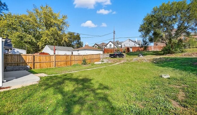 Building Photo - 1531 Chapel St