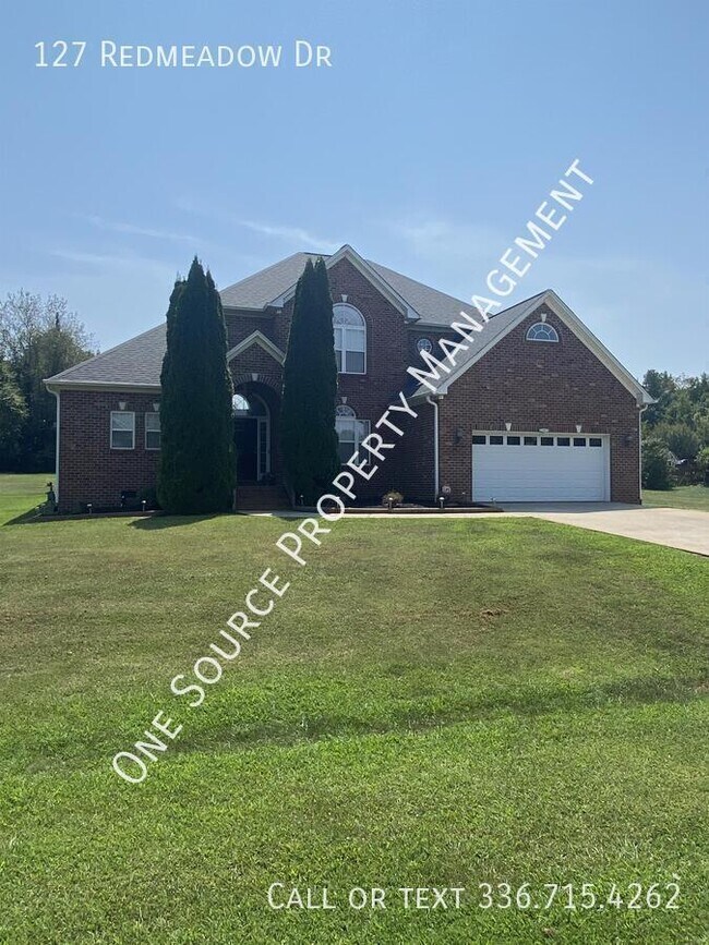 Building Photo - 127 Redmeadow Dr