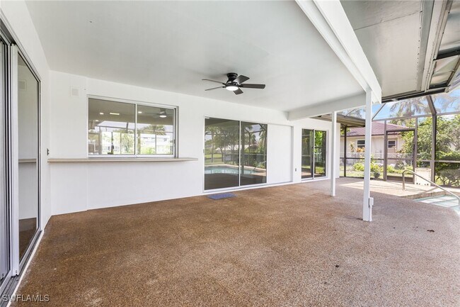Building Photo - 1041 N Waterway Dr