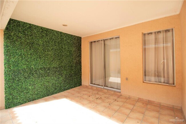 Building Photo - 13 E Martinez Ave