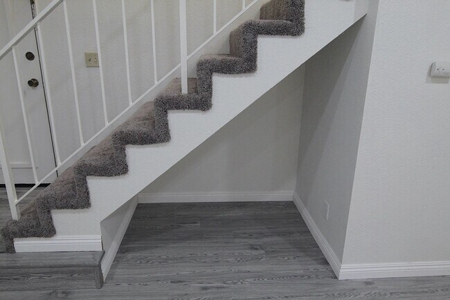 Building Photo - 4721 Kester Ave