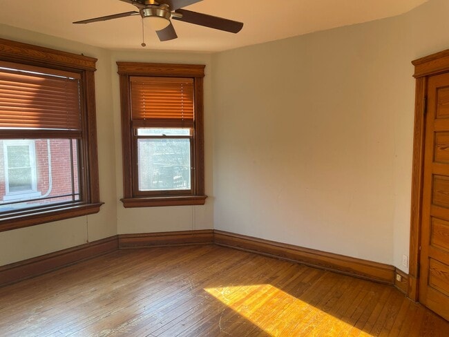 Building Photo - HYDE PARK SINGLE FAMILY HOME WITH OFF-STREET PARKING AND PATIO