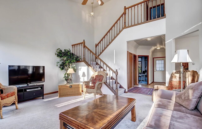 Building Photo - Comfortable Living in a Desirable Area