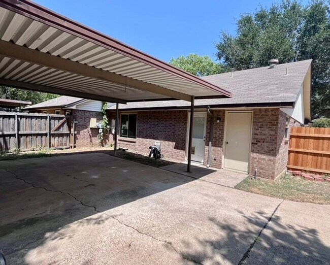 Building Photo - Cute 1 story duplex in Euless in CGISD
