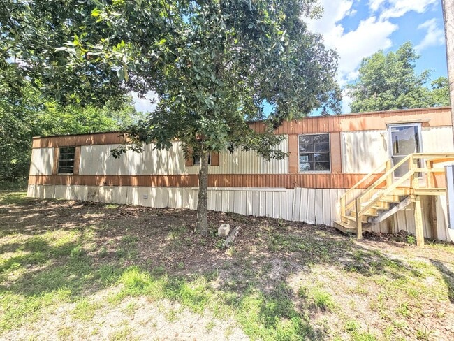 Building Photo - 20891 Hampton Dr