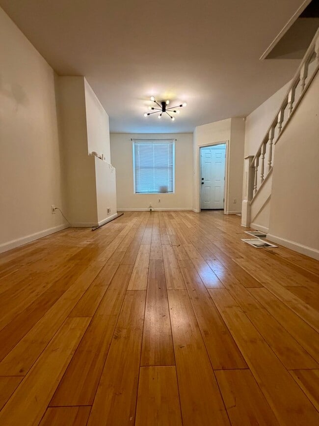 Building Photo - Stunning 3-Bedroom/1.5 Bathroom Townhome in West Passyunk! Available NOW!