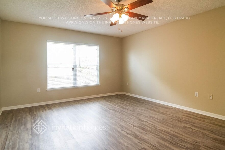 Building Photo - 16832 Cornerwood Dr