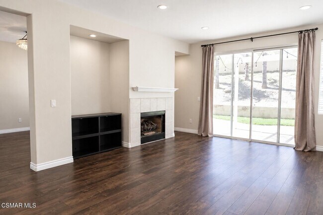 Building Photo - 885 Aloe Ln