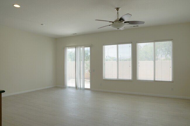 Building Photo - 84030 Colibri Ct