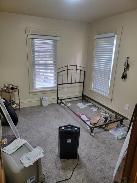 Building Photo - 102 3rd Ave