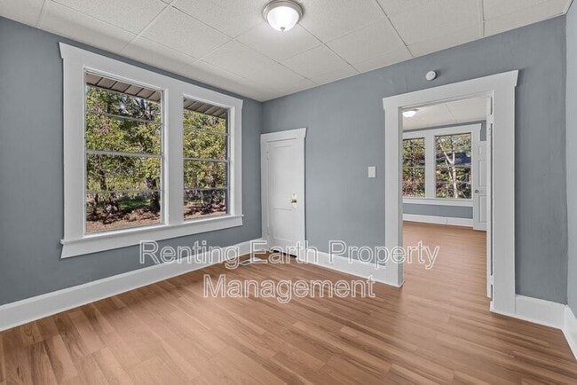 Building Photo - 2309 Eufaula Ave