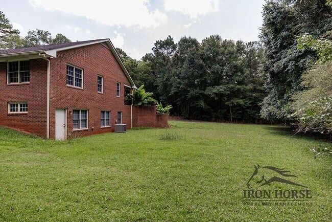 Building Photo - 8671 Macon Hwy