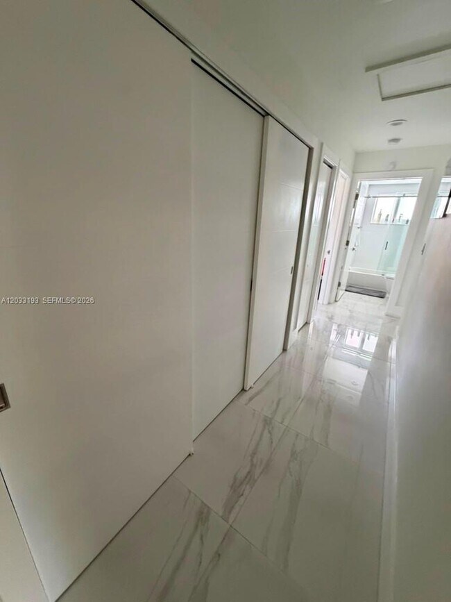 Building Photo - 3121 SW 140th Ave