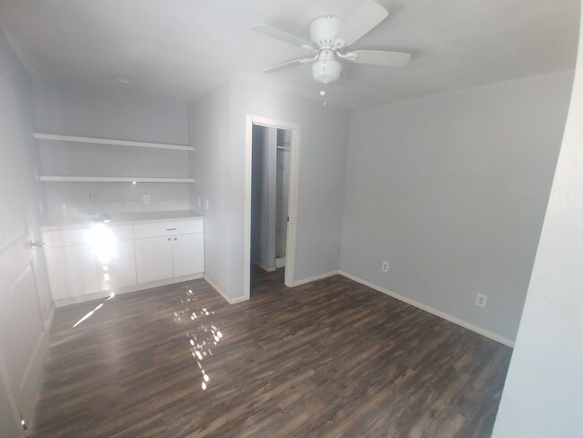 Building Photo - Charming 3-Bedroom Rental with Bonus Backh...