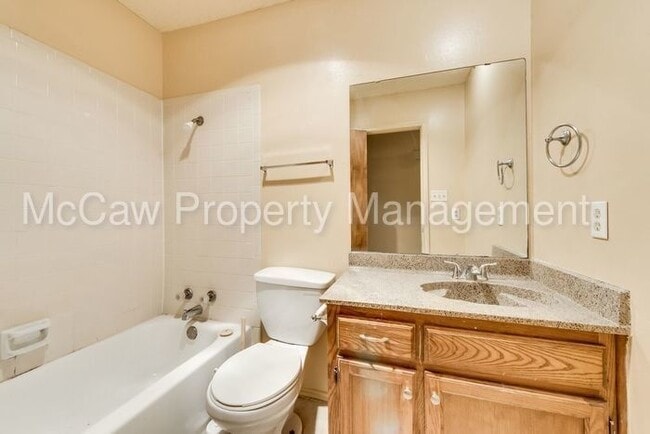Building Photo - 2913 Green Ridge St