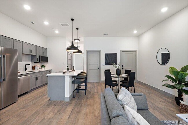 Building Photo - 2450 Wickersham Ln