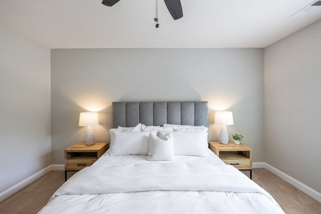 Building Photo - 1719 Biscayne Dr