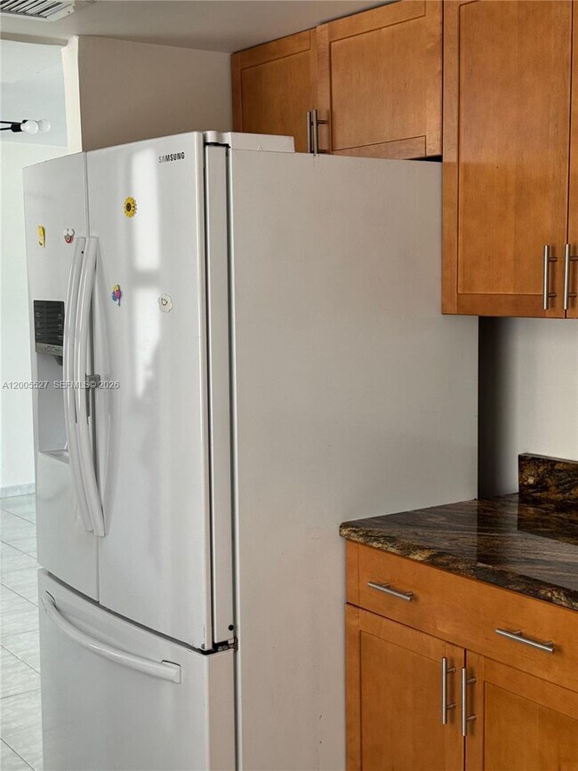 Building Photo - 6725 Harding Ave