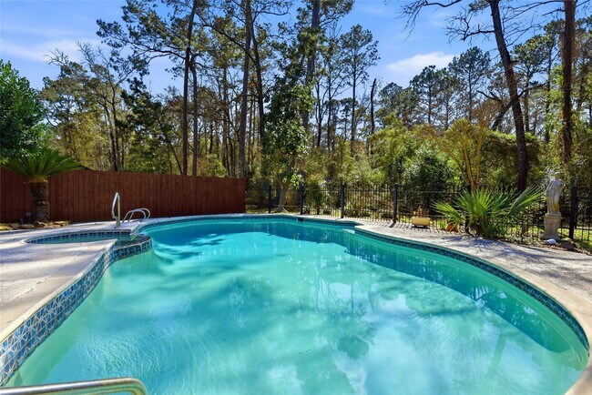 Building Photo - 3718 Wildwood Ridge Dr