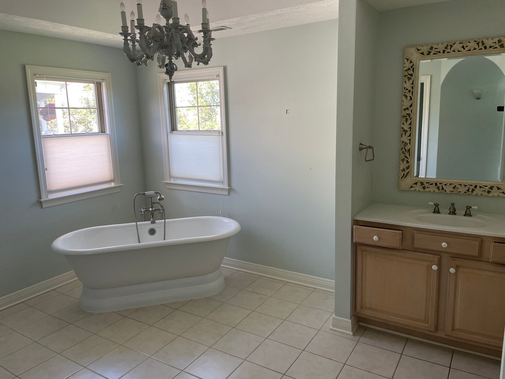 Building Photo - 4217 Village Club Dr