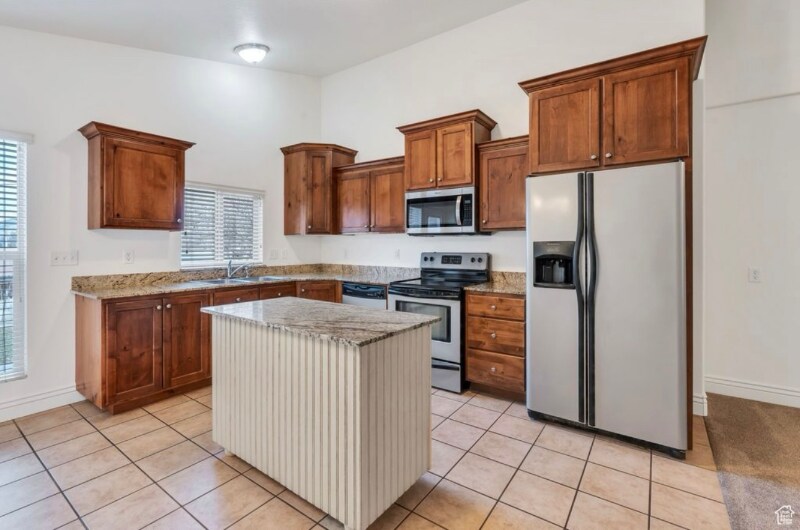 Building Photo - 1145 E 200 S