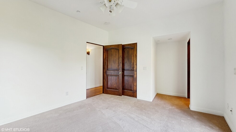 Building Photo - 3311 Deronda Dr