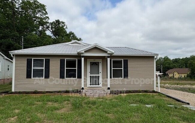 Primary Photo - 1017 N Young St