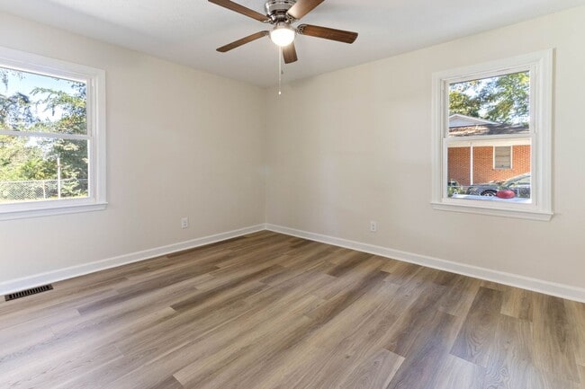 Building Photo - 1106 Bullard St