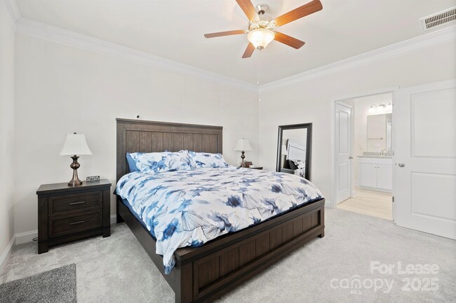 Building Photo - 758 Latrobe Dr