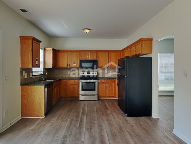 Building Photo - 4513 Sedgewood Ln