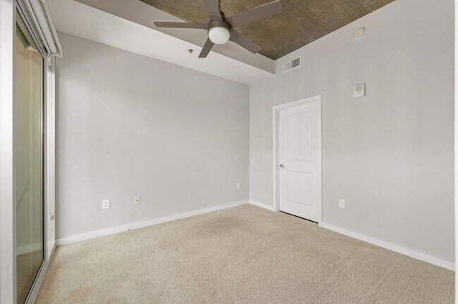 Building Photo - 250 Pharr Rd NE
