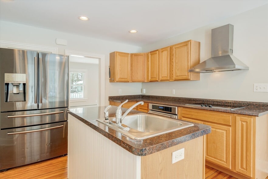 Building Photo - 6 Orchard St