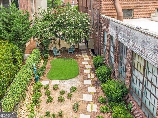 Building Photo - 650 Glen Iris Dr NE