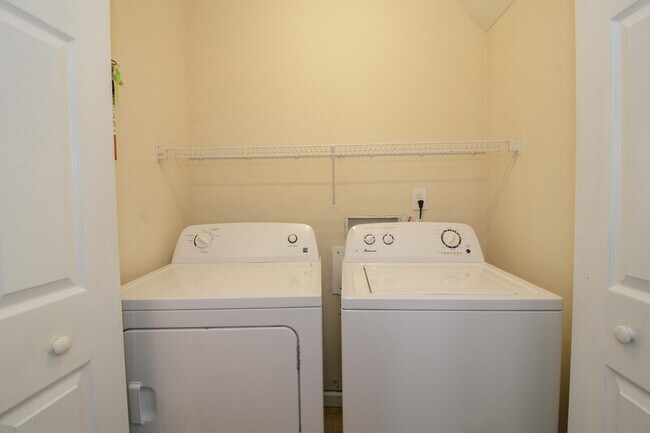 Building Photo - 2107-1 Ringgold Ct