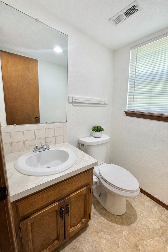 Building Photo - La Chateau Duplexes