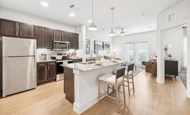 Building Photo - 2017 Muirfield Bend Dr