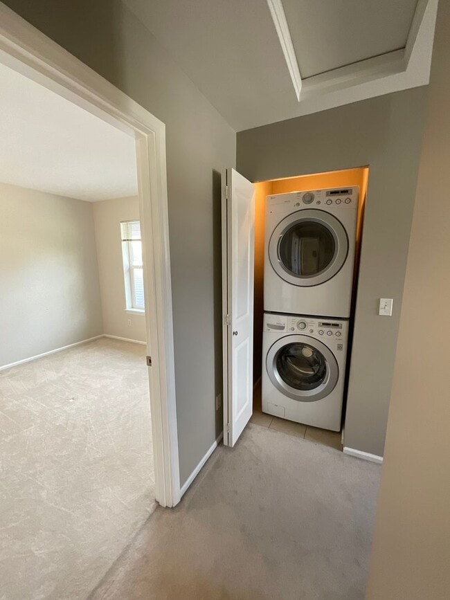 Building Photo - MAGNOLIA 3 BED, 1.5 BATH TOWNHOME FOR RENT...