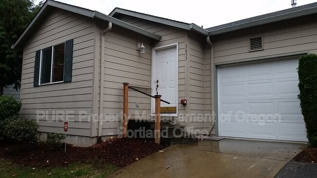 Primary Photo - 3633 NE 158th Ave