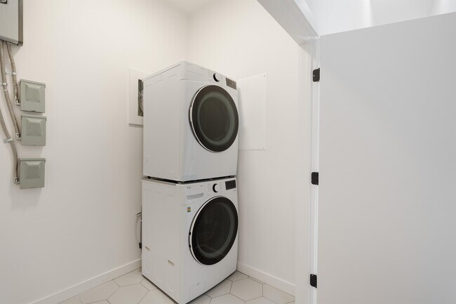 Building Photo - 29 Masters Dr