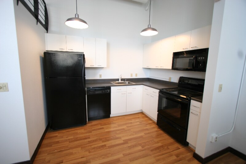 Building Photo - 301 Central Ave NE