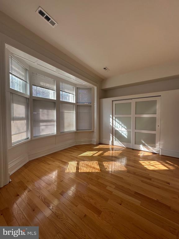 Building Photo - 343 S 18th St