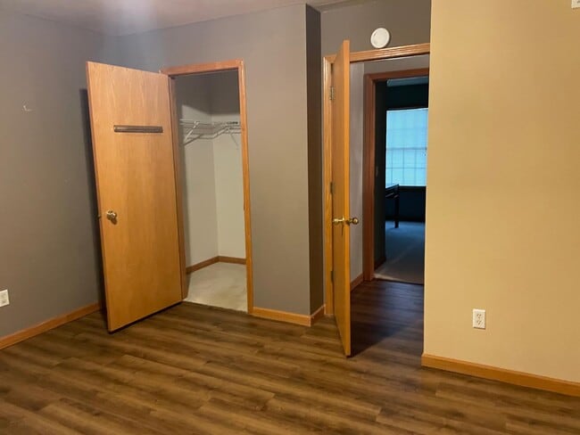 Building Photo - 1221 Alex Way