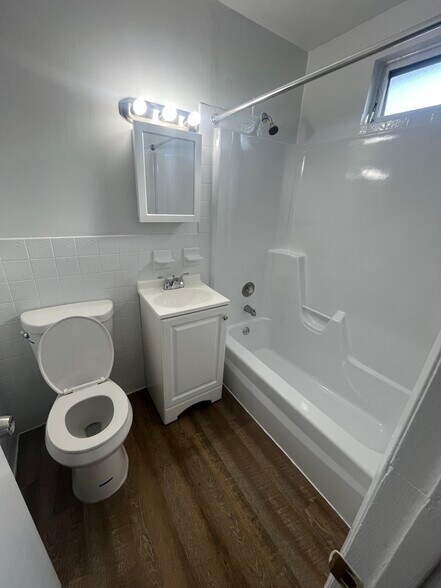 Building Photo - 342 Stuyvesant Ave