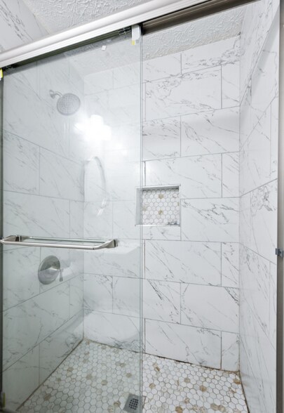 Building Photo - 5409 Country Dr