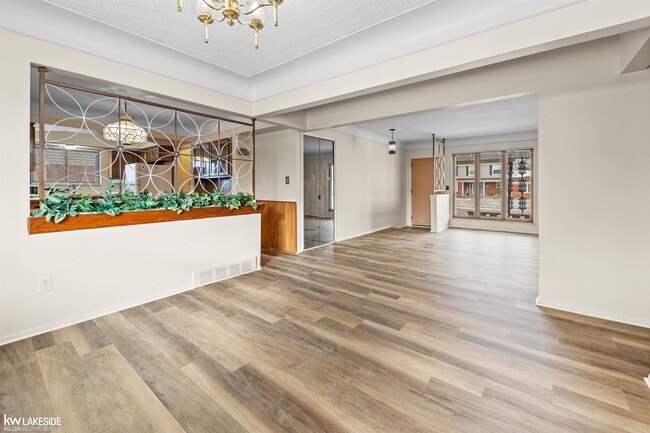 Building Photo - 11050 Irene Ave