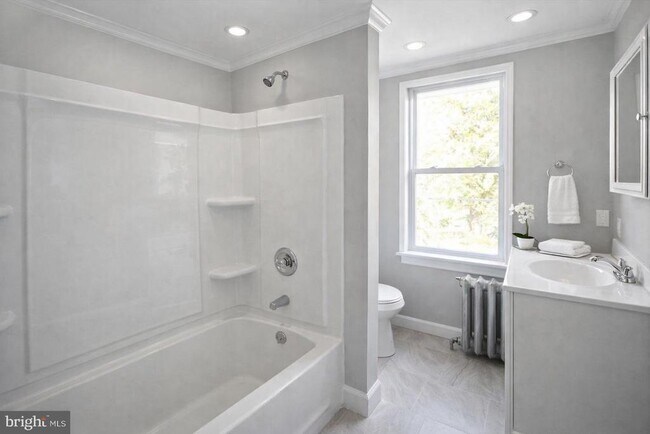 Building Photo - 716 Richey Ave