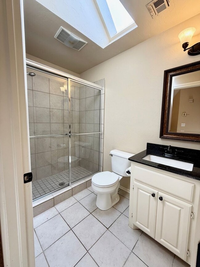 Building Photo - Fantastic Location, Fantastic Exec Home